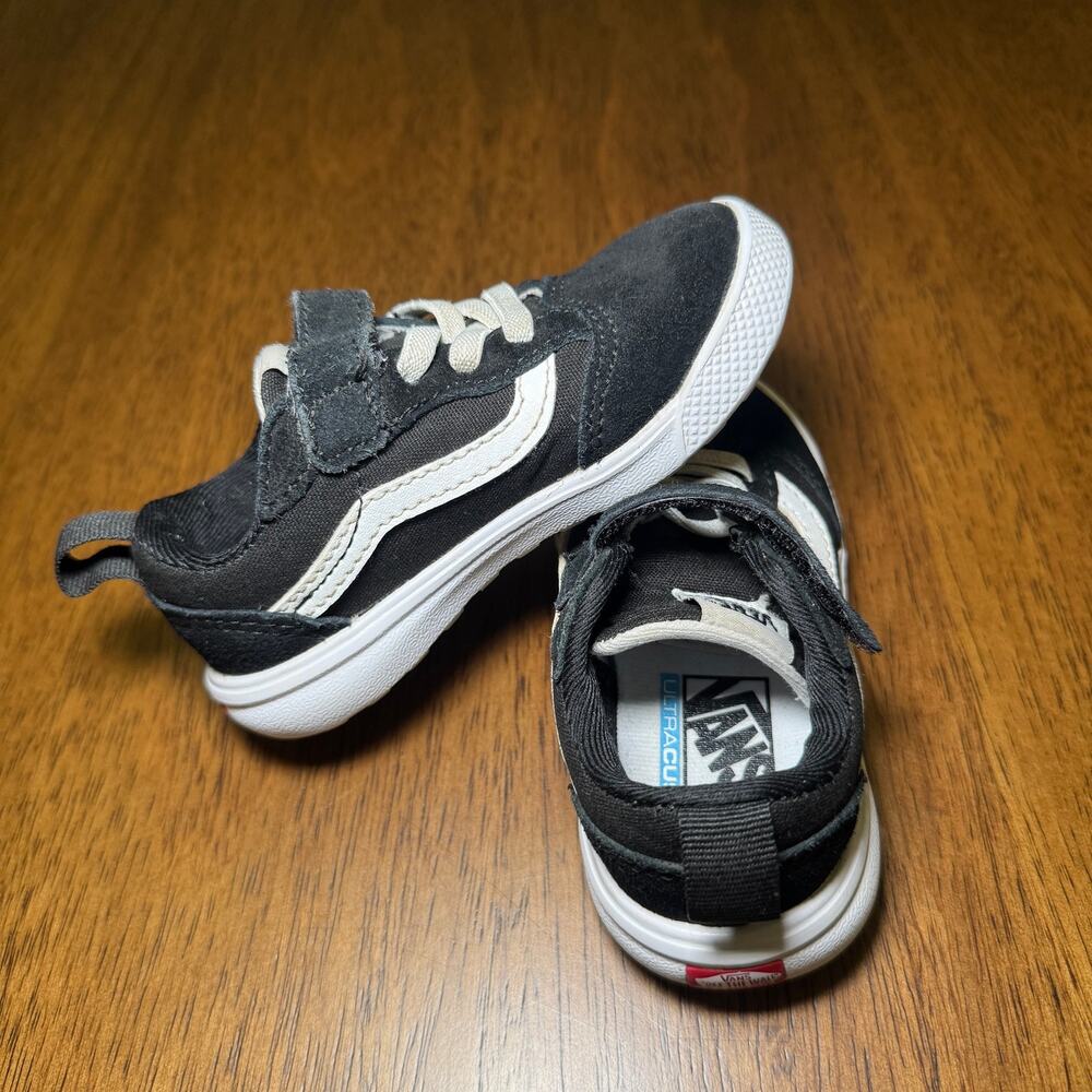 Vans UltraRange Toddler 6.5 Black White Velcro Sneakers Shoes